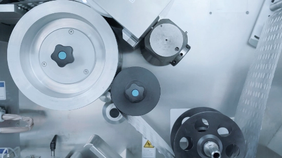 Sealing roller