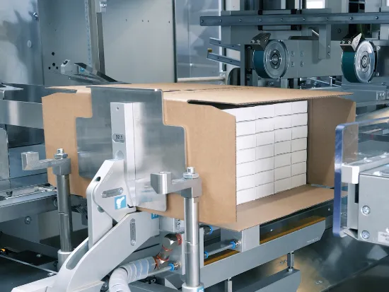Open and filled carton in a final packer