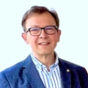 Portrait of Dr. Viktor Helbling, Site Manager at Laves-Arzneimittel GmbH, Switzerland